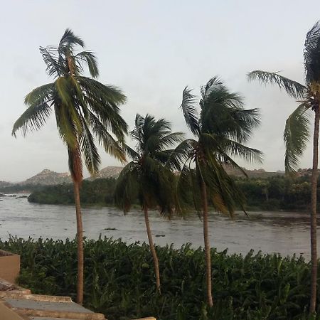 Riverside Homestay Hampi Exteriör bild