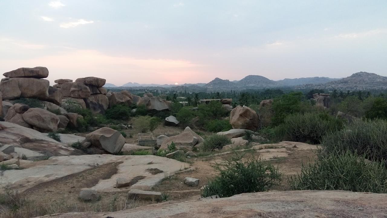 Riverside Homestay Hampi Exteriör bild