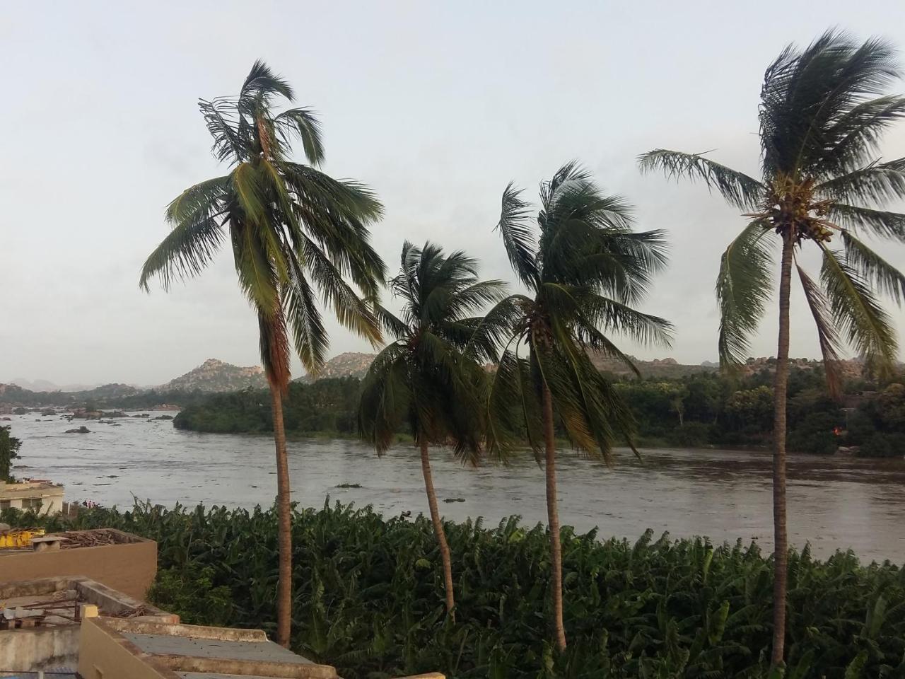 Riverside Homestay Hampi Exteriör bild